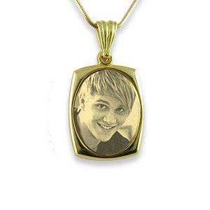 small-oval-portrait-pendant-with-oblong-mount_3__2.jpg