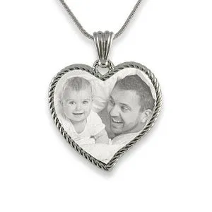 Medium Rope Edge Curved Heart