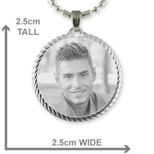Dimensions of Stainless Steel Rope Edged Round Photo Pendant